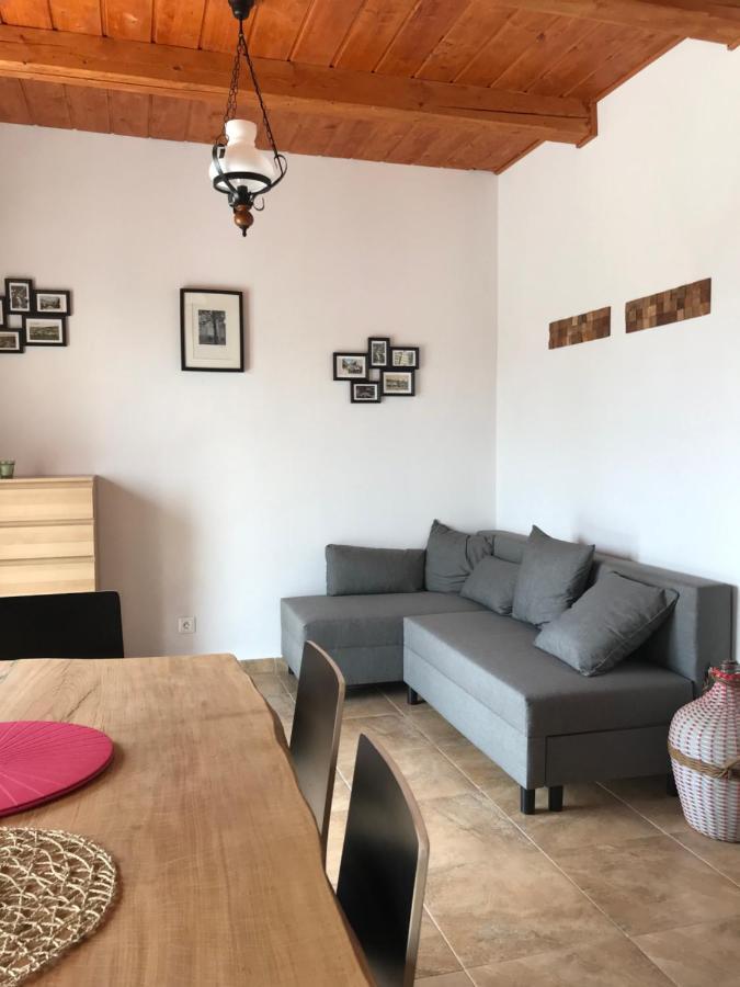 Prazdninovy Dum Na Palave S Vinnym Sklepem Milovice  Buitenkant foto